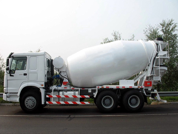 混凝土搅拌泵车
